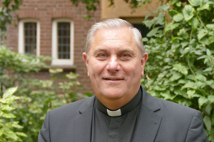 Bisschop Cornelis de nieuwe bisschopreferent voor bewegingen